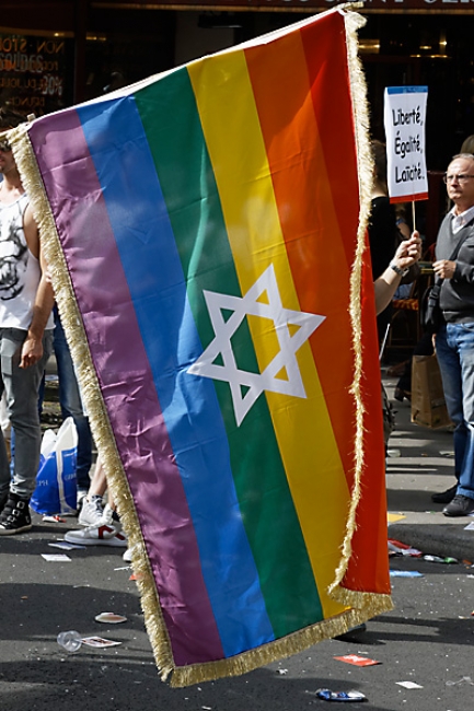 Gay pride Paris JUN13-193